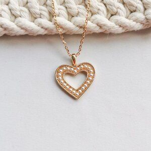 Authentic Alicia Bonnie Charlotte Gold White Pearl Pendant Necklace